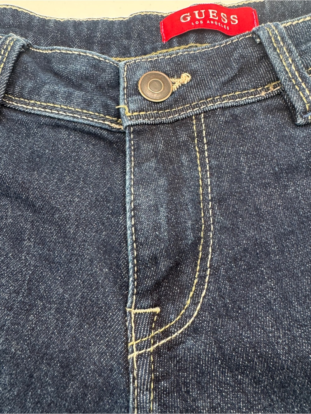 Guess Los Angeles Indigo Wash Cuffed Denim Shorts Rise 8.5" Inseam 3" Size 6 - Picture 2 of 13